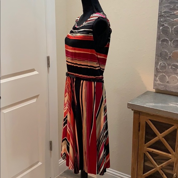 Dress - Picture 4 of 8